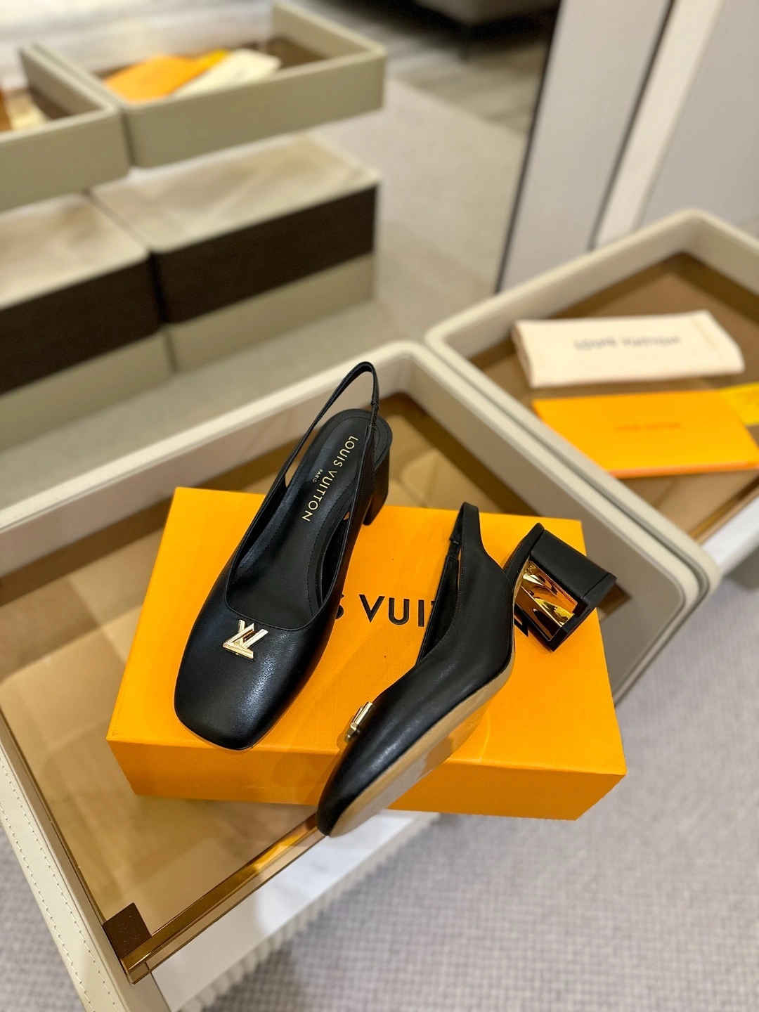 COCO-- 8V 1AGUCM Calfskin goatski Heel height：5.5CM item:E-X158D4129